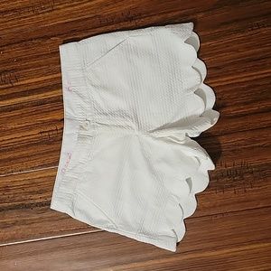 EUC Lilly Pulitzer sz 0 Buttercup Shorts white scalloped shorts